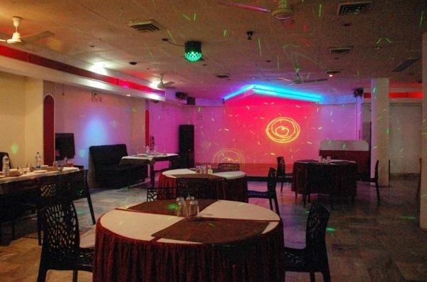 Hotel Amit Inn ปัฏนา ภายนอก รูปภาพ